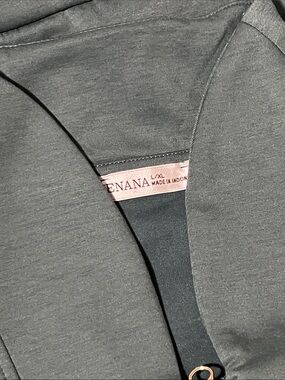 NWOT Zenana Top L/XL